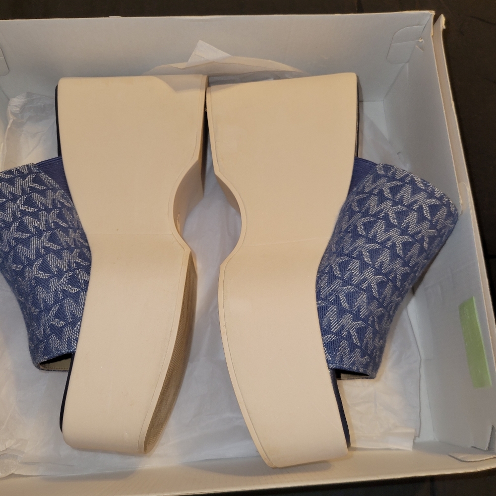 Shoes - Picture 7 of 12